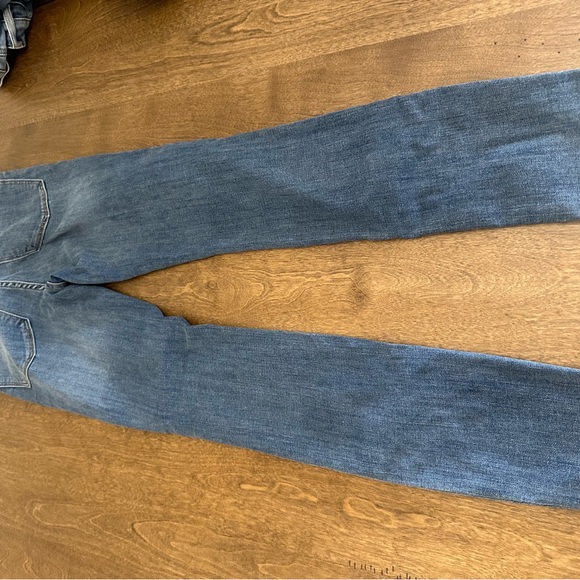 J crew light colored jeans stressed - Picture 3 of 3